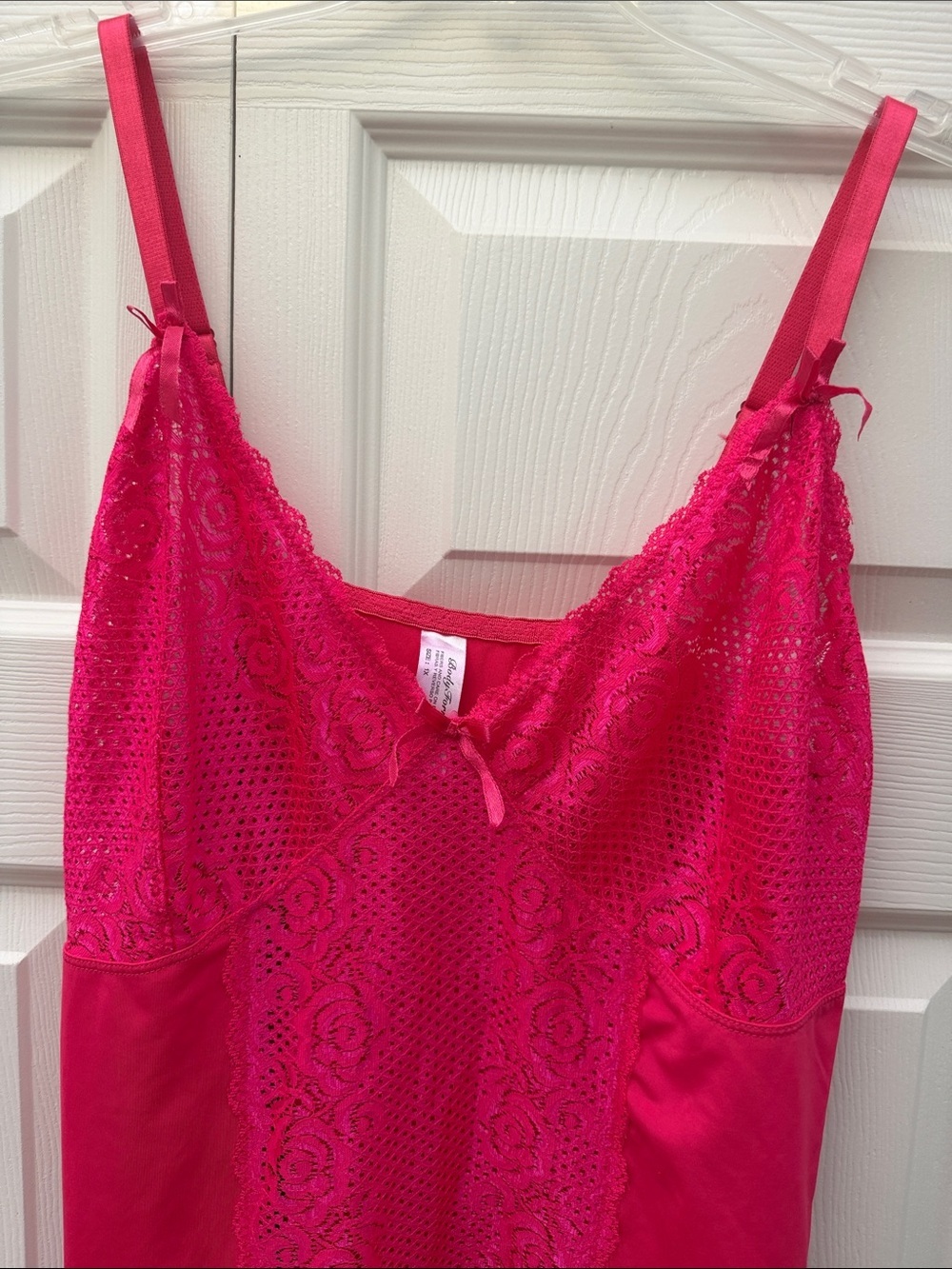 Fuchsia Lace-Trim Slip Dress with Adjustable Straps - Picture 2 of 7